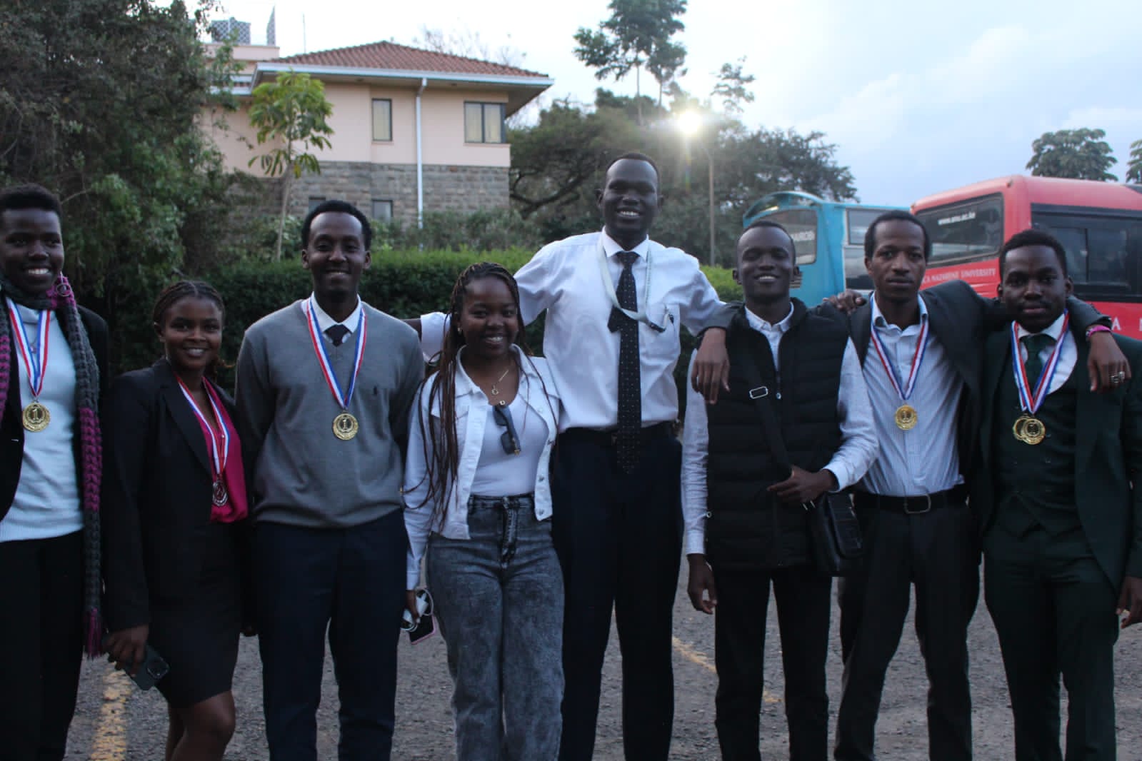 THE GLITTERING DMUN’S 1ST MOCK DEBATE